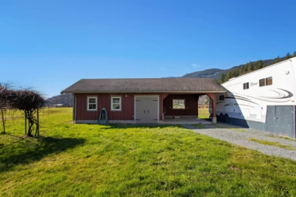 Hot Tub / Spa Photo of 5260 Mccallum Road, Agassiz, BC
