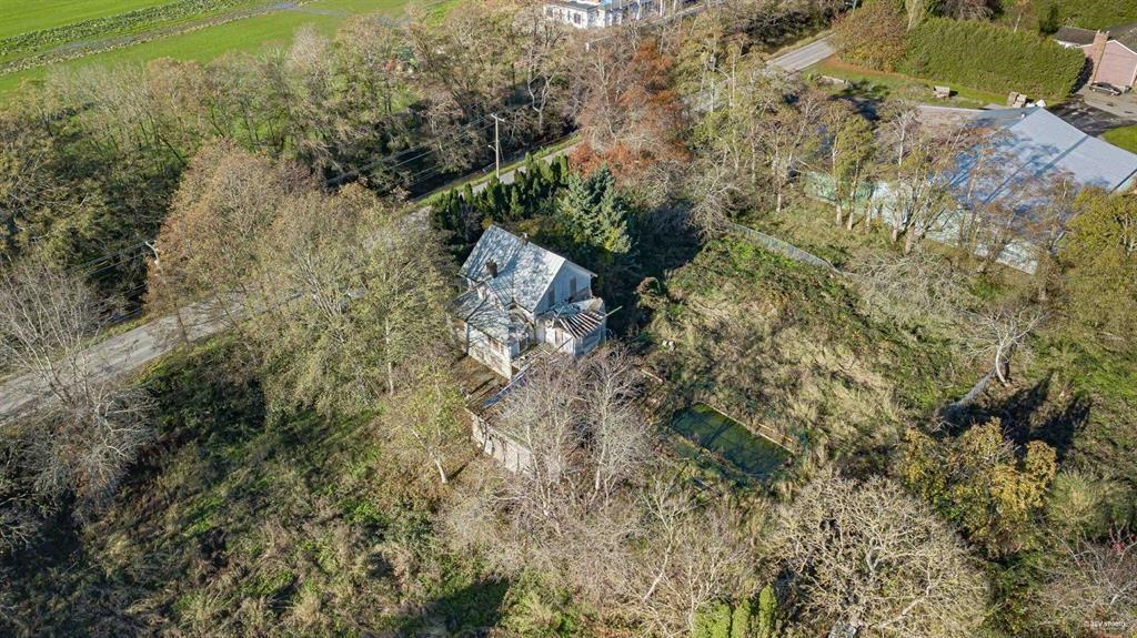Kitchen Island Photo of 12620 No. 3 Road, Richmond, BC