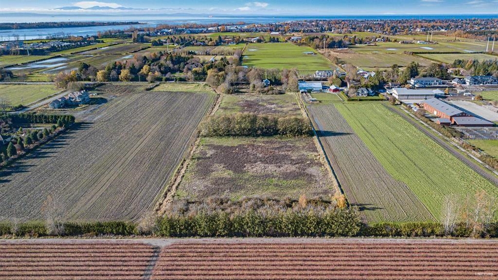 Living Room Photo of 12620 No. 3 Road, Richmond, BC