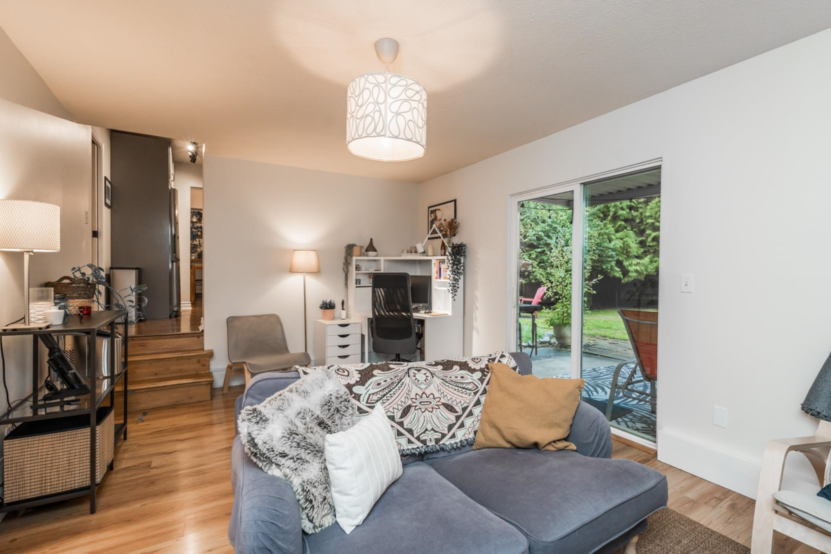Entry Foyer Photo of 4483 208 Street, Langley, BC