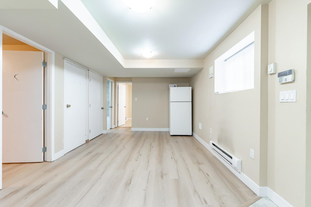 Entry Foyer Photo of 3654 E 25th Avenue, Vancouver, BC