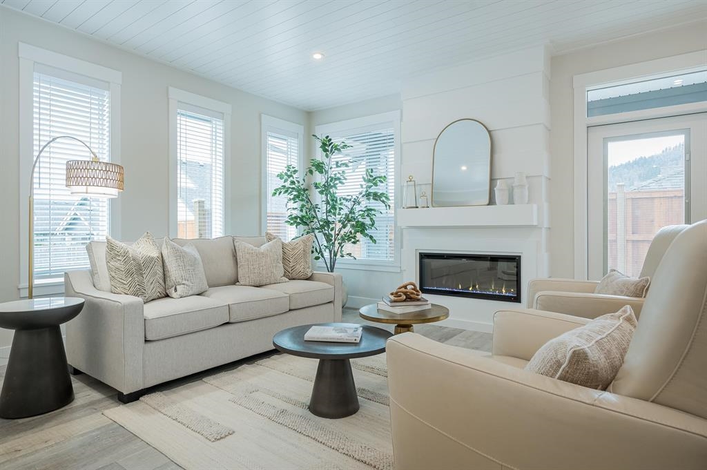 Kitchen Island Photo of 89 6211 Chilliwack River Road, Chilliwack, BC