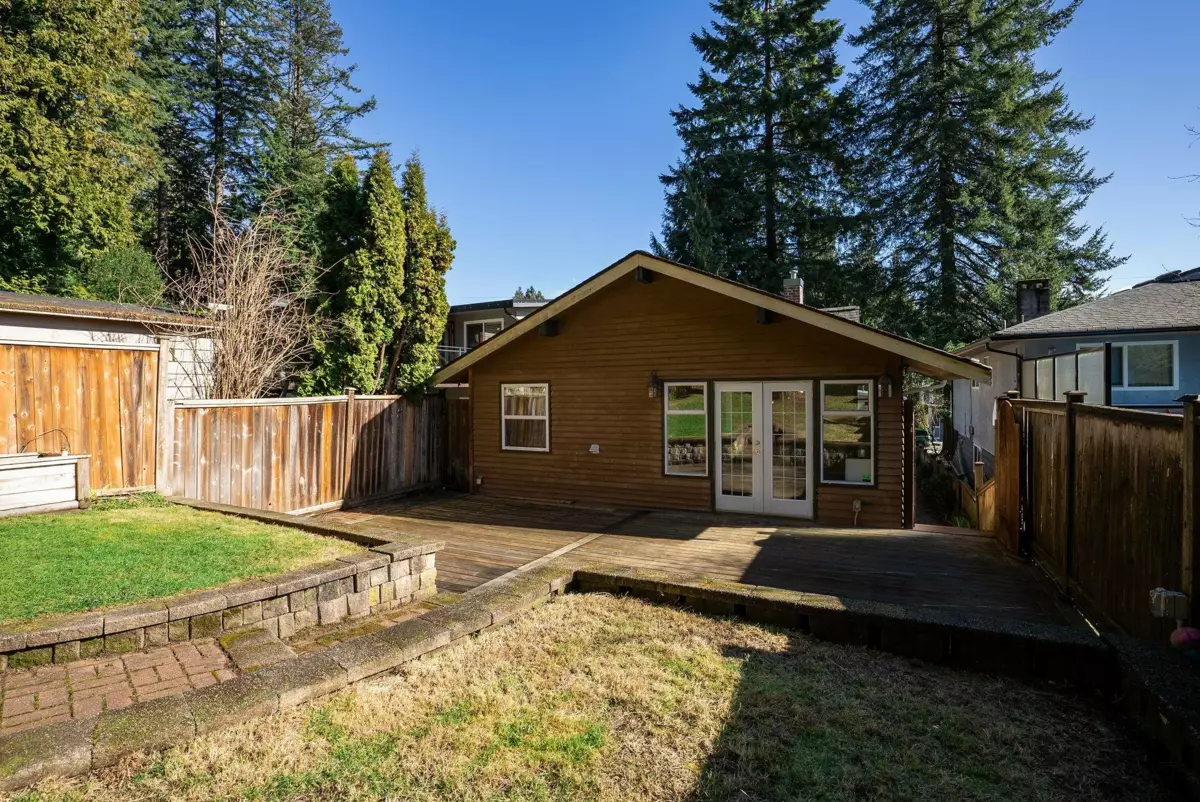 Basement Recreation Room Photo of 3015 Royal Avenue, North Vancouver, BC
