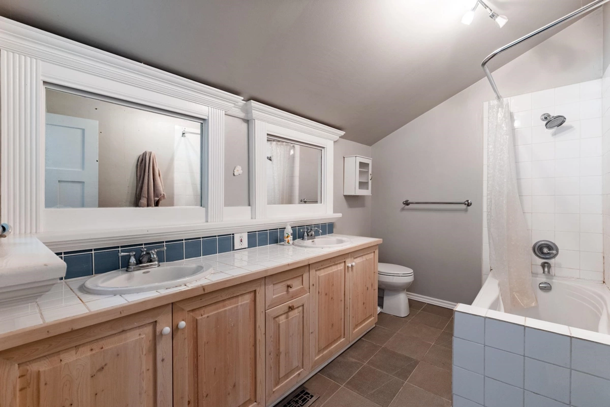 Bedroom 4 Photo of 3015 Royal Avenue, North Vancouver, BC