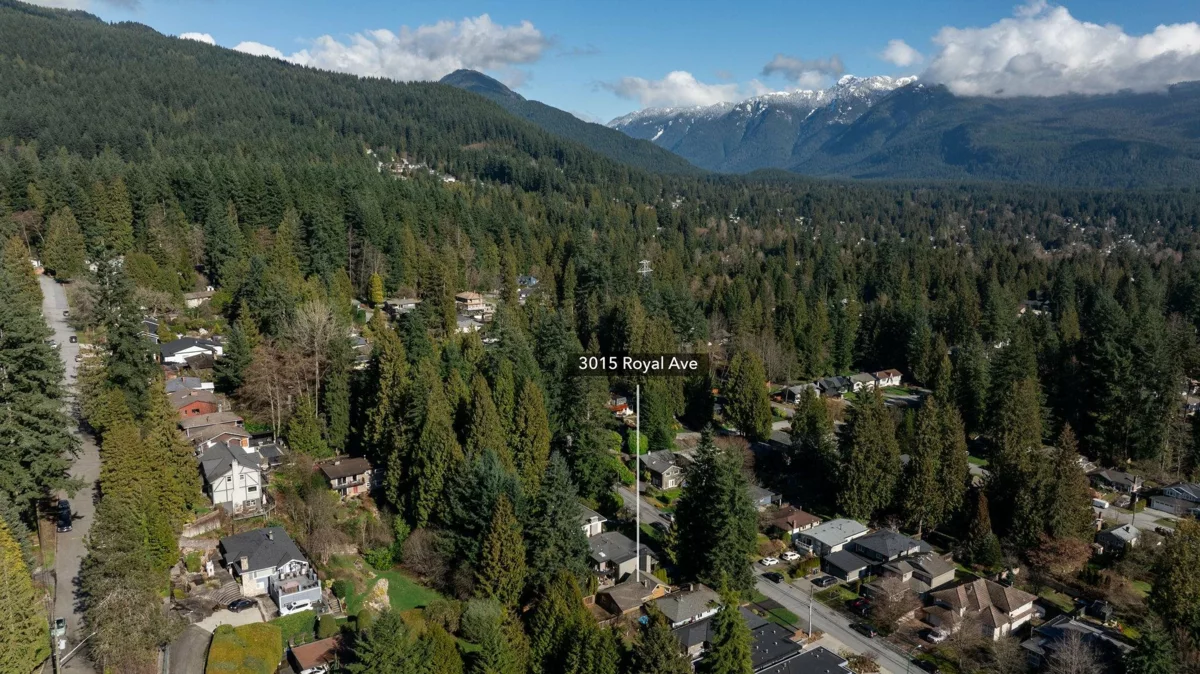 Front Yard Photo of 3015 Royal Avenue, North Vancouver, BC
