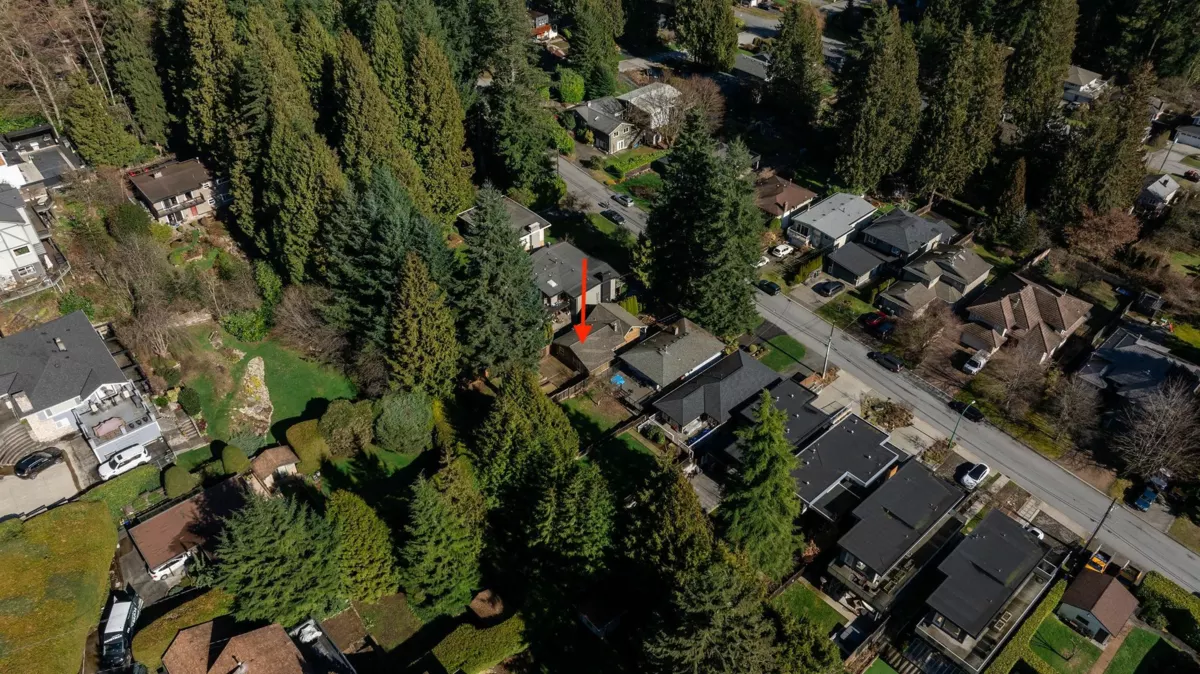 Garden / Landscaping Photo of 3015 Royal Avenue, North Vancouver, BC