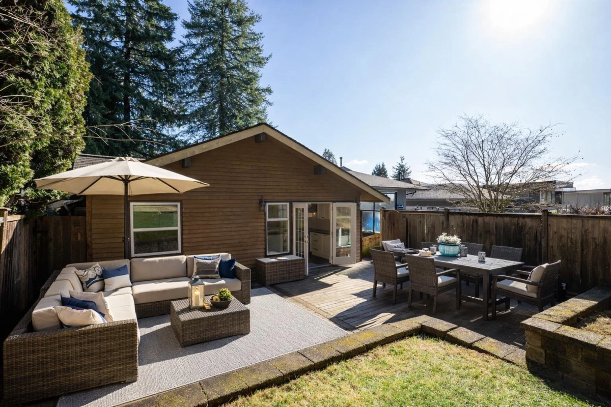 Guest Bathroom Photo of 3015 Royal Avenue, North Vancouver, BC