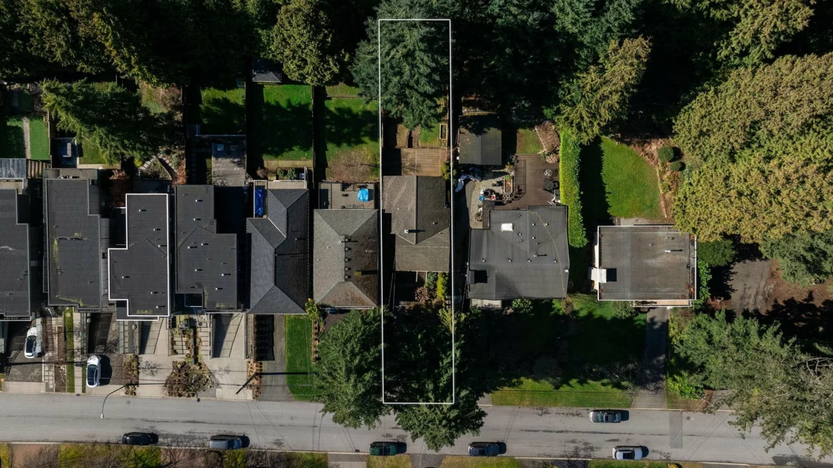 Hot Tub / Spa Photo of 3015 Royal Avenue, North Vancouver, BC