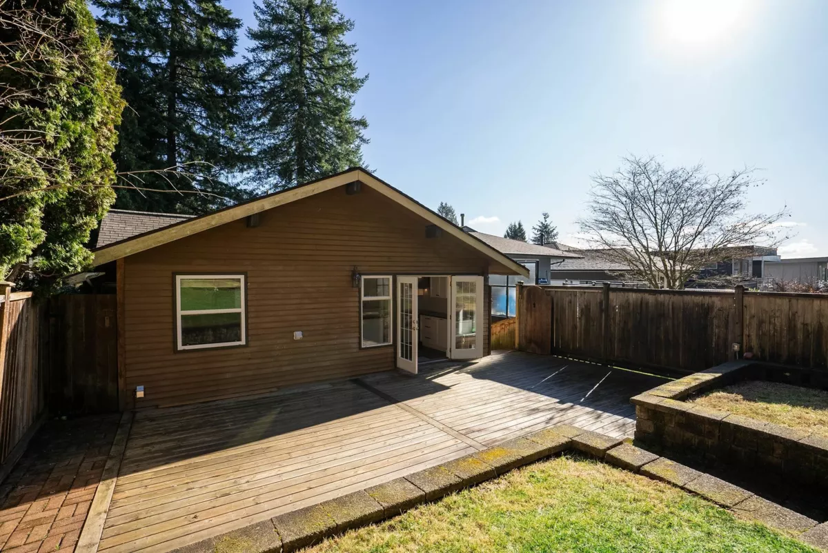 Powder Room Photo of 3015 Royal Avenue, North Vancouver, BC