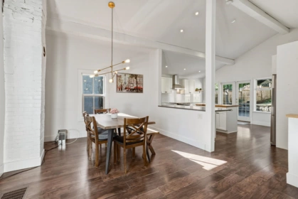 Kitchen Island Photo of 3015 Royal Avenue, North Vancouver, BC