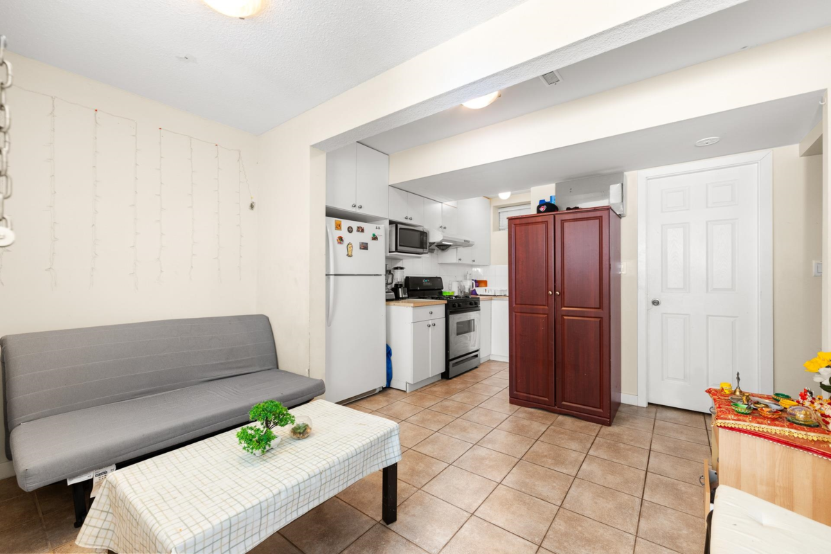 Garden / Landscaping Photo of 5039 Marine Drive, Burnaby, BC