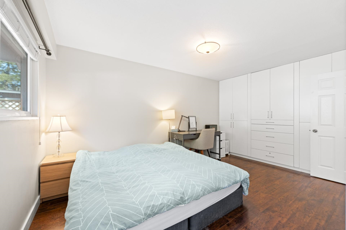 Hallway Photo of 5039 Marine Drive, Burnaby, BC