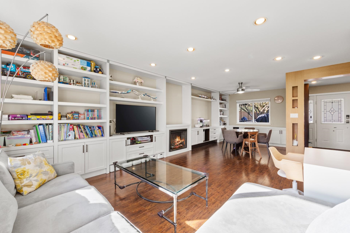 Mudroom Photo of 5039 Marine Drive, Burnaby, BC