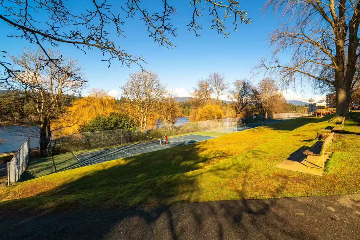 Front Yard Photo of 106 1972 Robson Street, Vancouver, BC