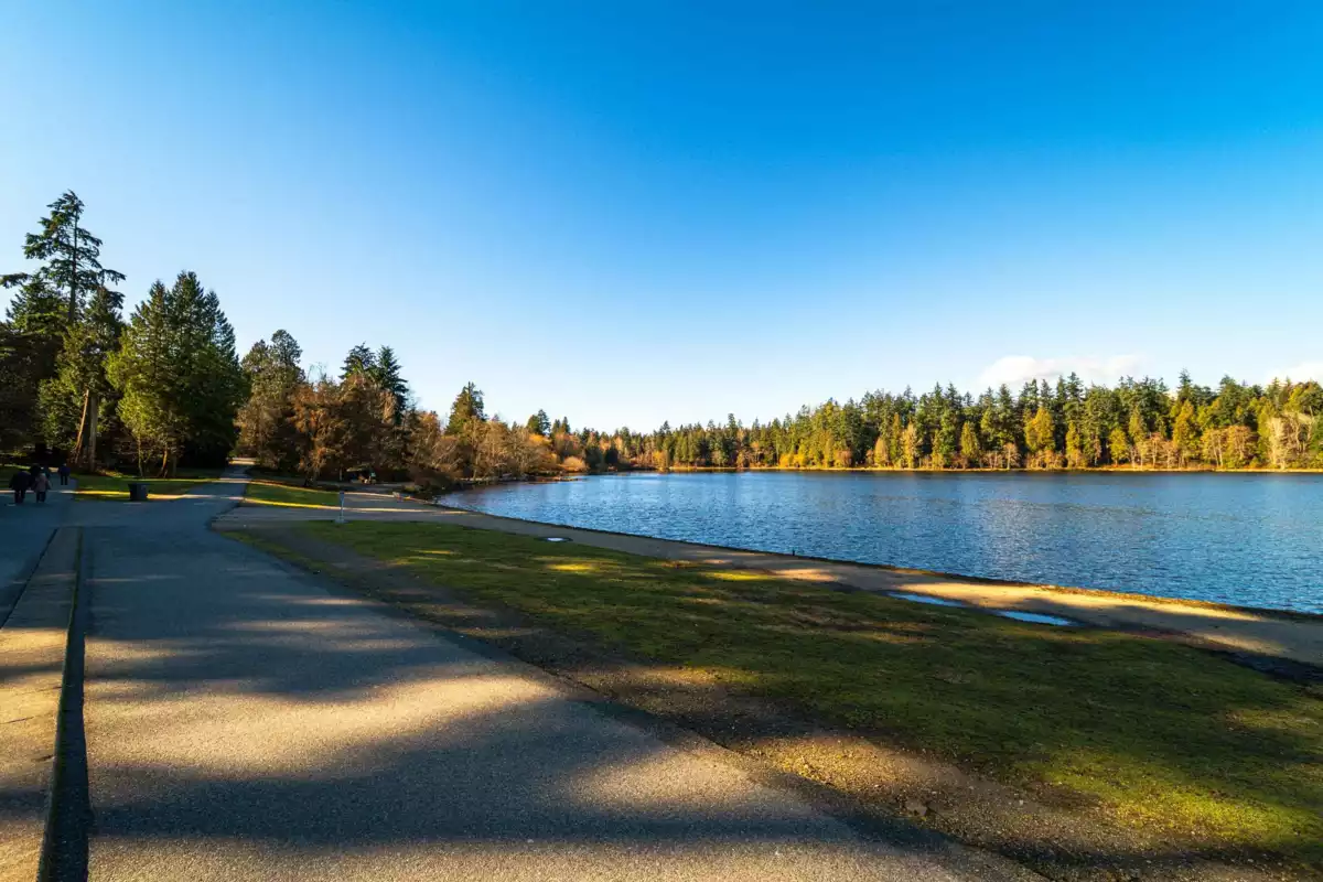 Garden / Landscaping Photo of 106 1972 Robson Street, Vancouver, BC