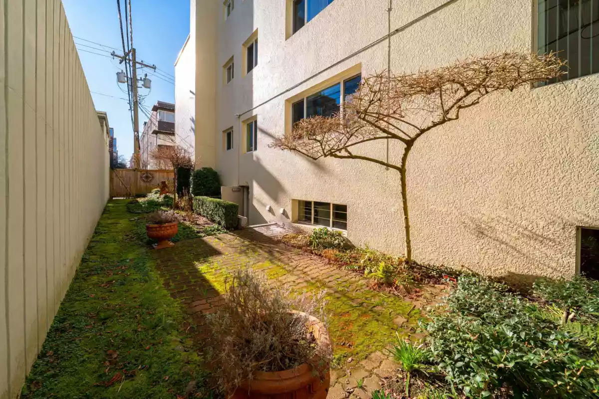 Outdoor Patio Photo of 106 1972 Robson Street, Vancouver, BC