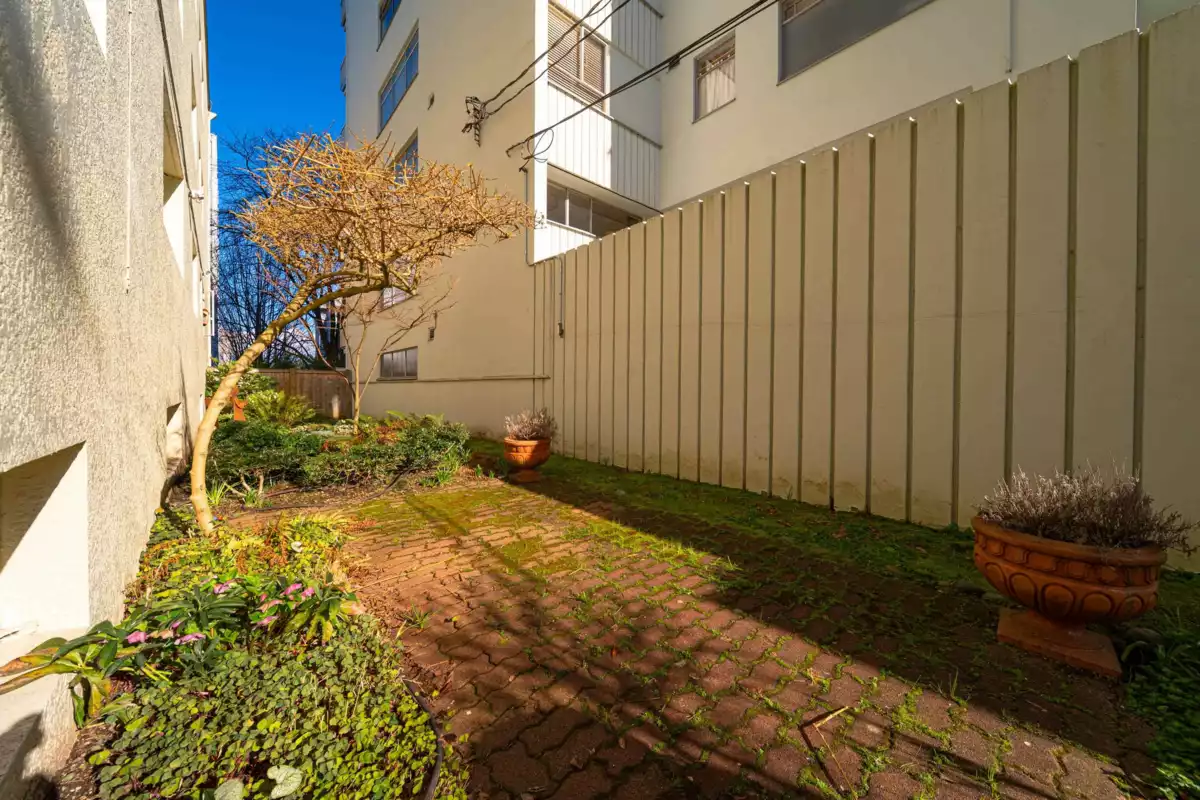 Staircase Photo of 106 1972 Robson Street, Vancouver, BC