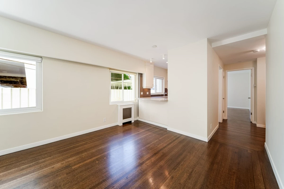 Walk-In Closet Photo of 106 1972 Robson Street, Vancouver, BC