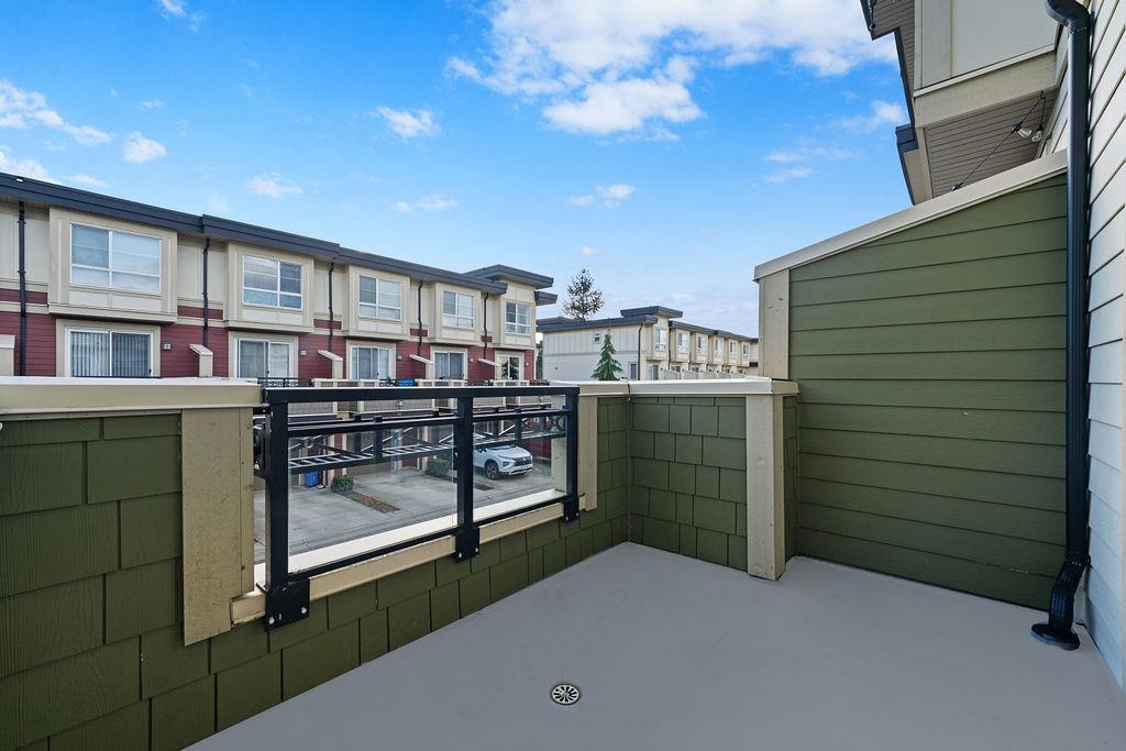 Laundry Room Photo of 39 19477 72a Avenue, Surrey, BC