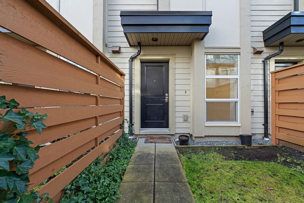 Mudroom Photo of 39 19477 72a Avenue, Surrey, BC