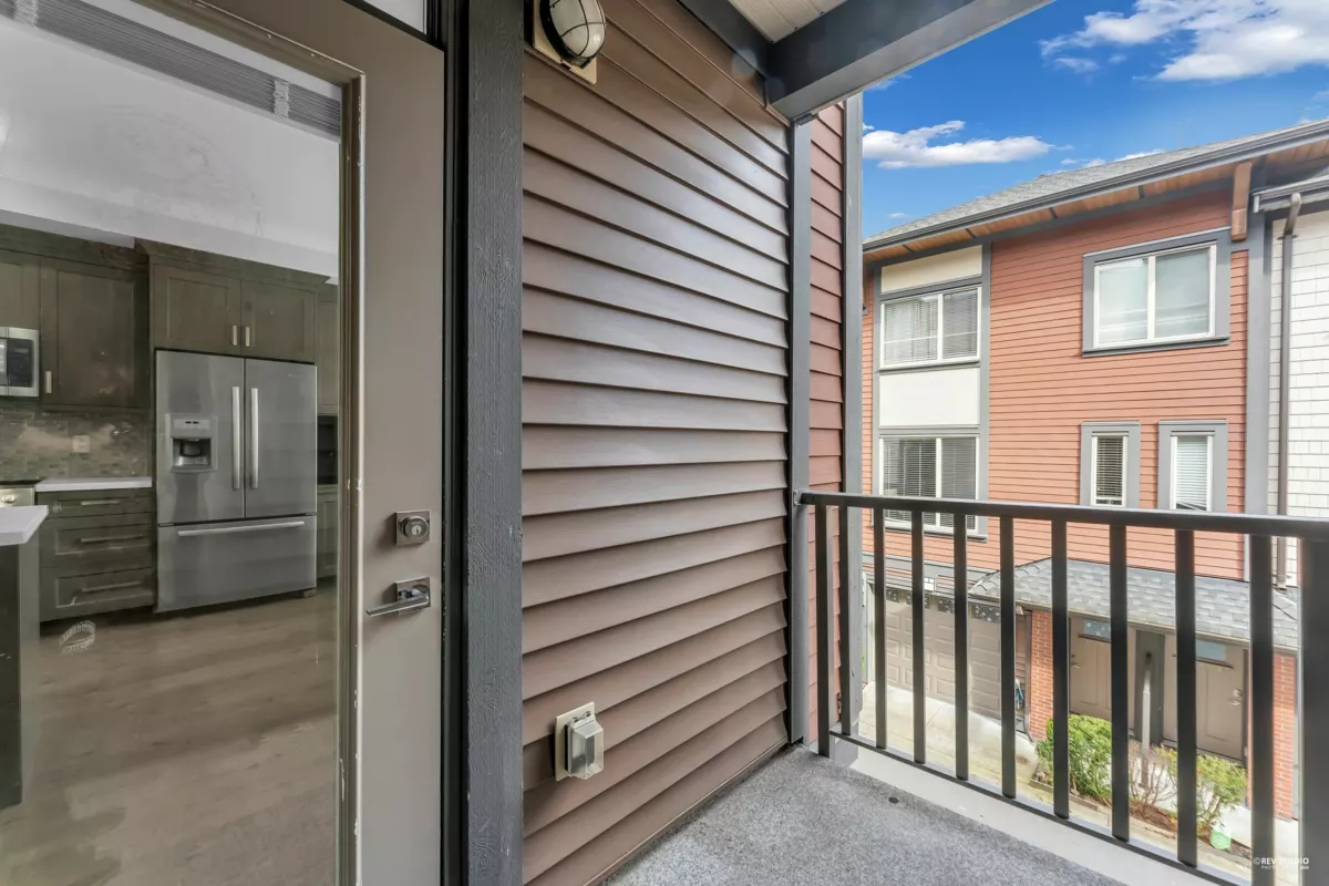 Basement Recreation Room Photo of 10 16127 87 Avenue, Surrey, BC