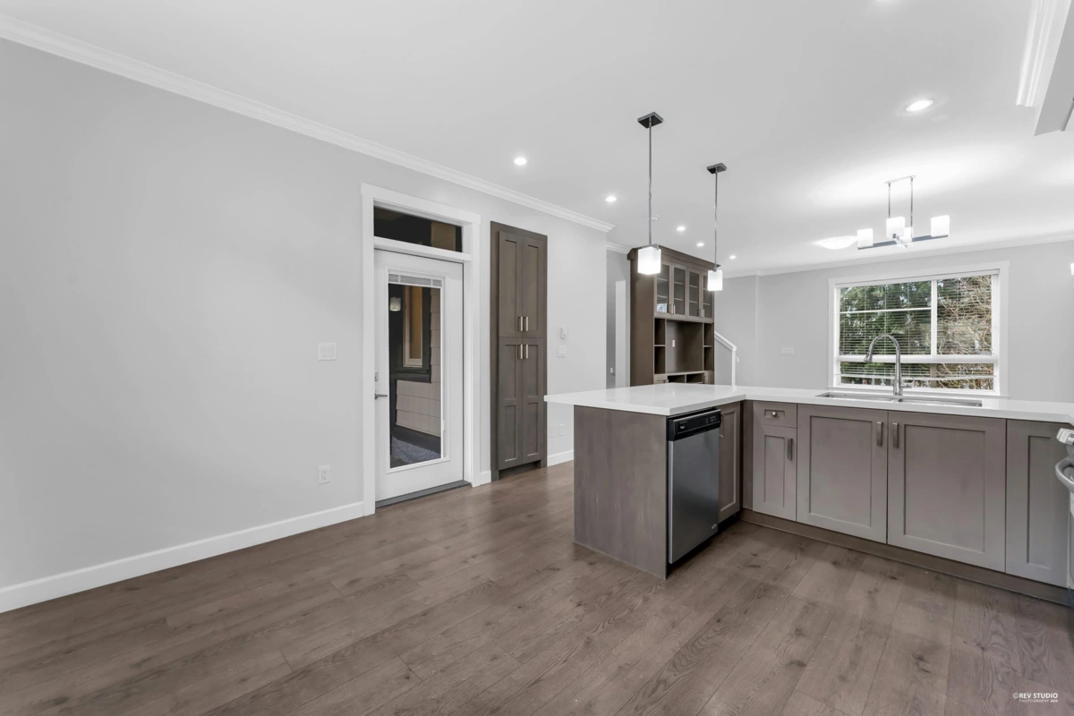 Breakfast Nook Photo of 10 16127 87 Avenue, Surrey, BC