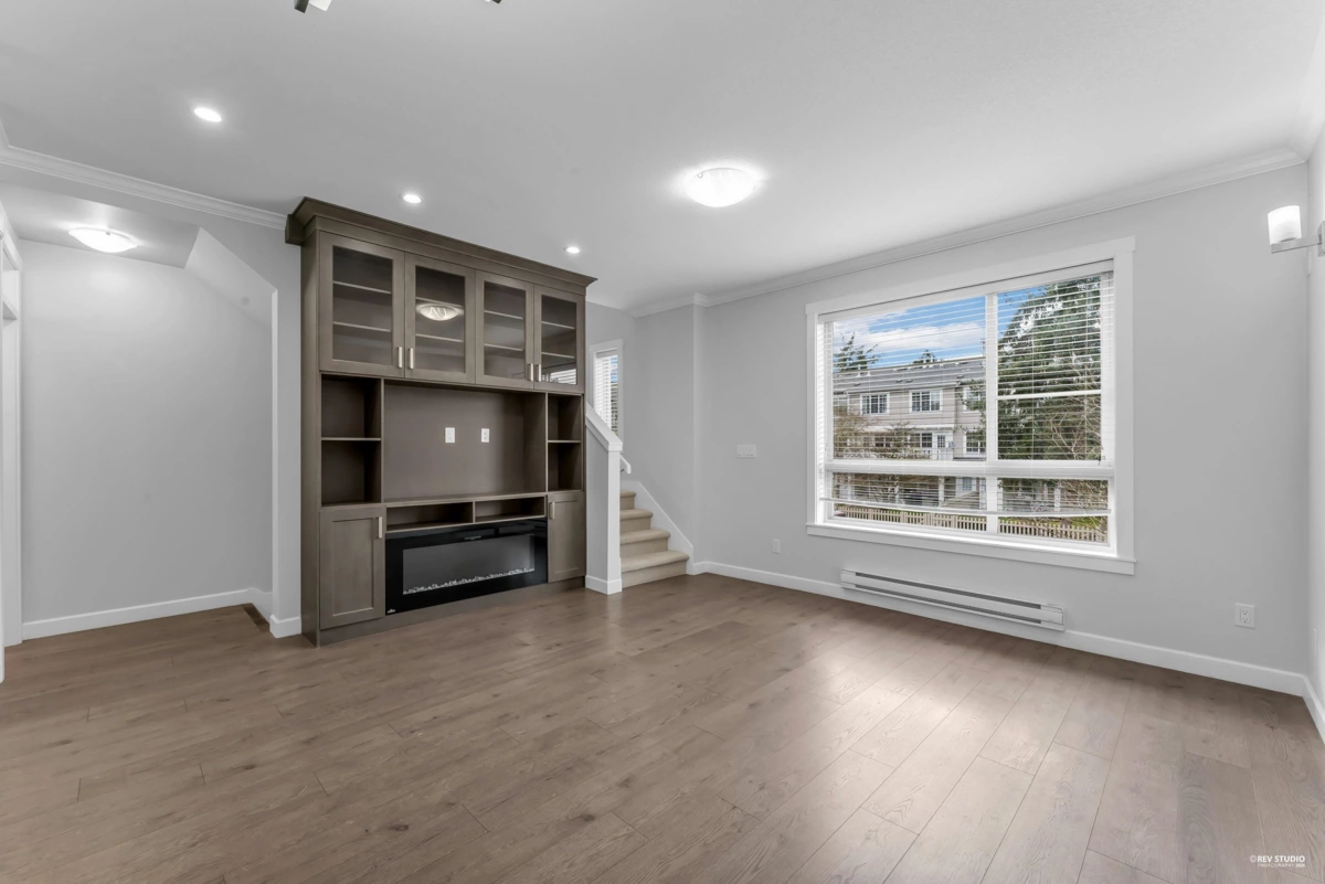 Family Room Photo of 10 16127 87 Avenue, Surrey, BC