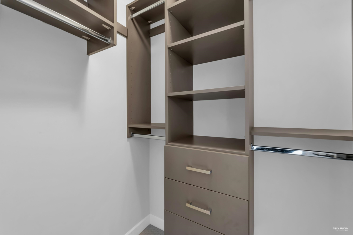 Powder Room Photo of 10 16127 87 Avenue, Surrey, BC