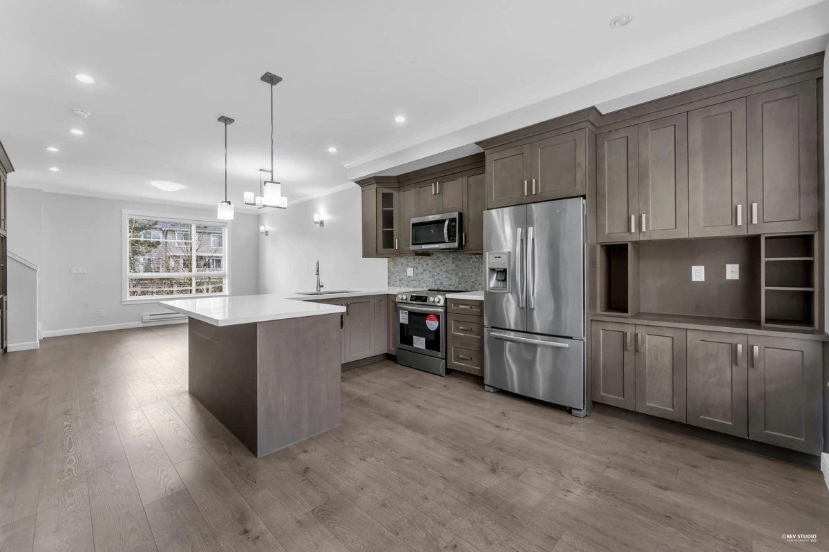 Walk-In Closet Photo of 10 16127 87 Avenue, Surrey, BC