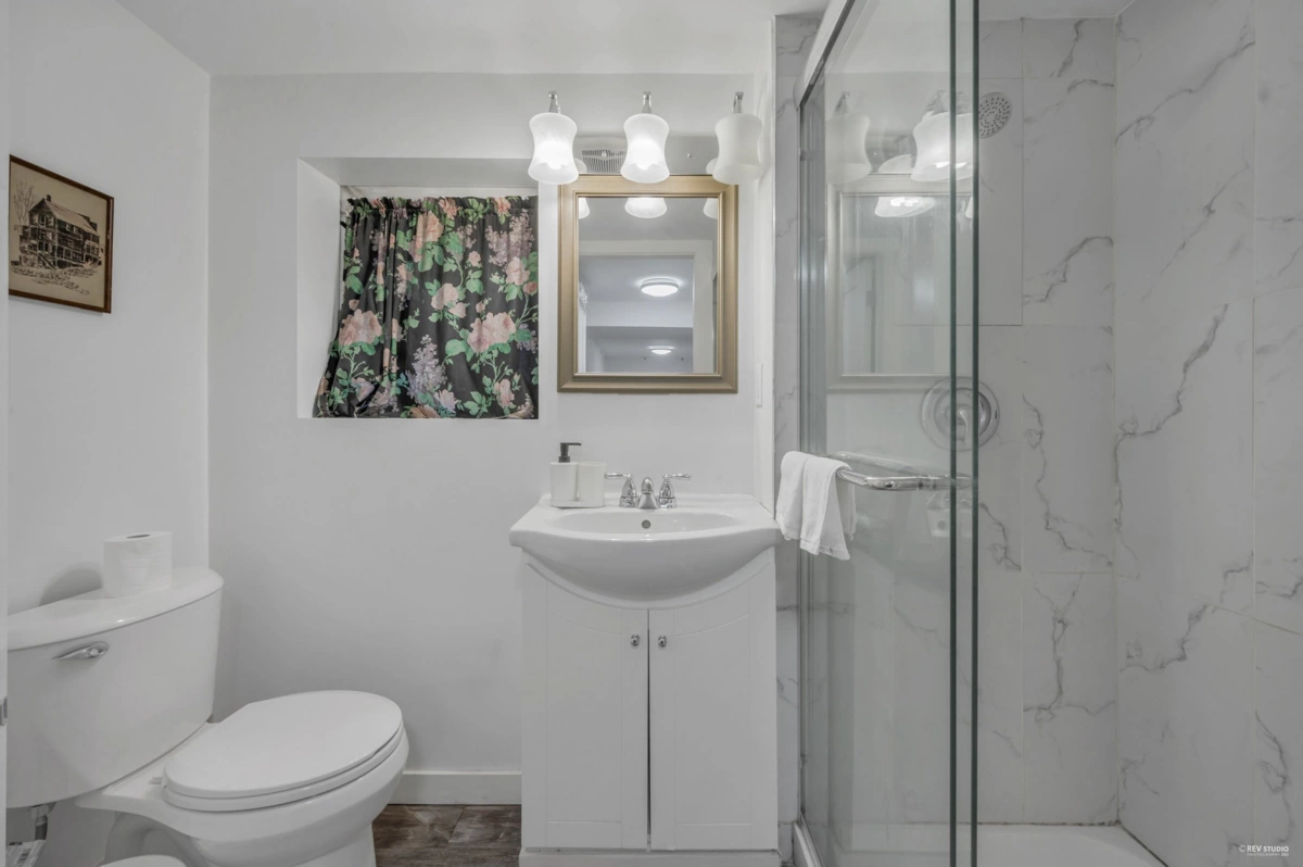 Basement Recreation Room Photo of 3174 W 10th Avenue, Vancouver, BC