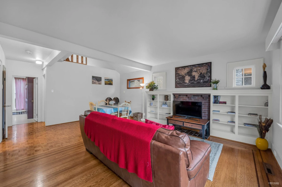 Dining Area Photo of 3174 W 10th Avenue, Vancouver, BC