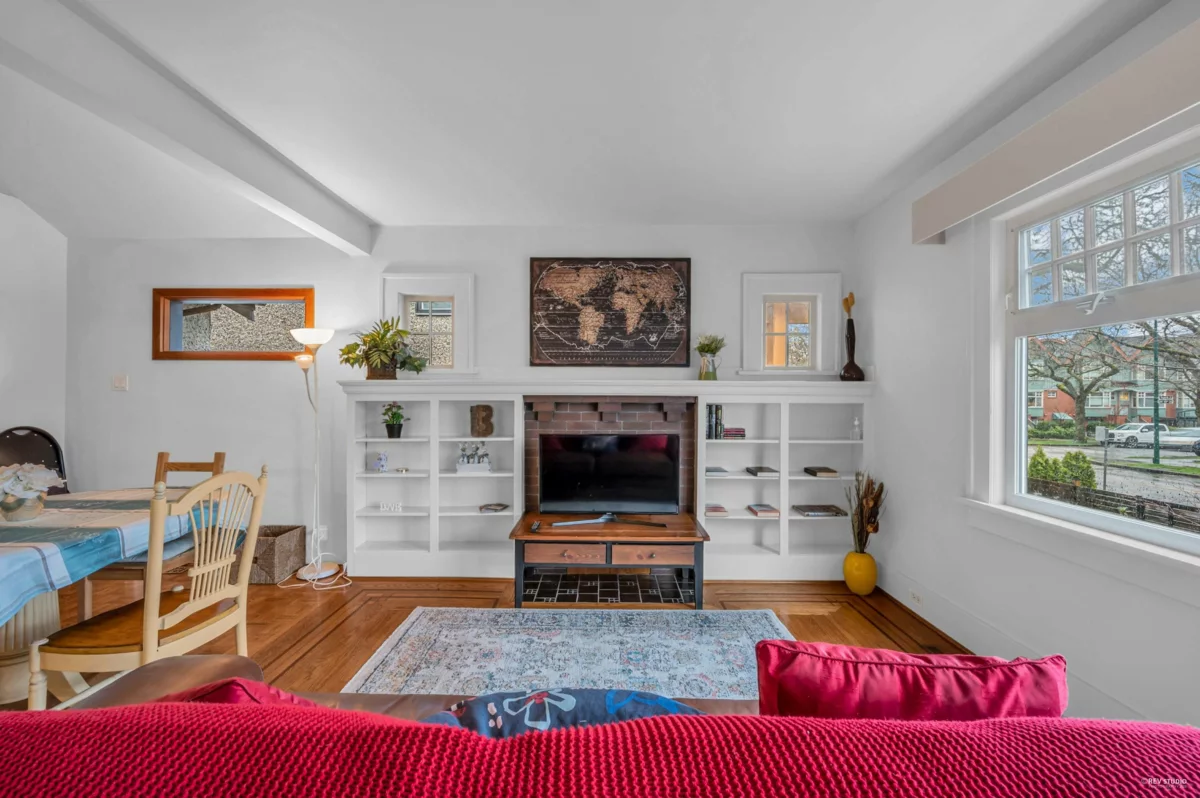 Family Room Photo of 3174 W 10th Avenue, Vancouver, BC