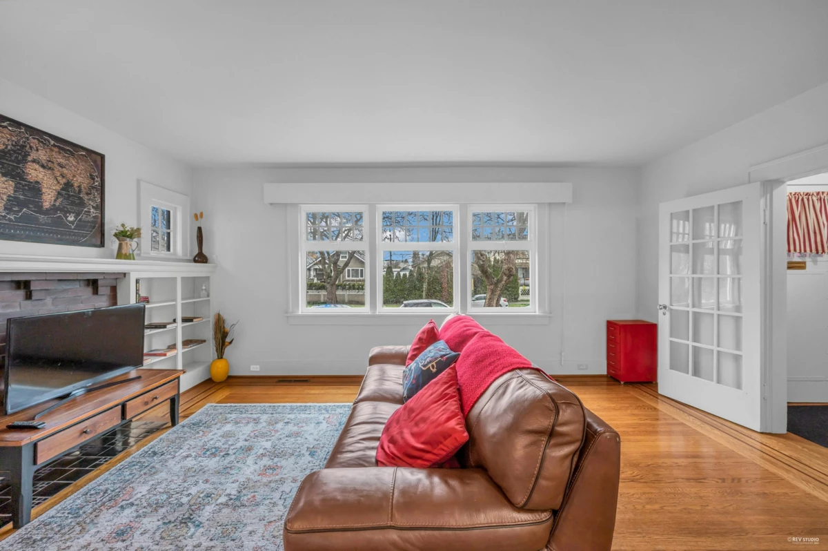 Kitchen Island Photo of 3174 W 10th Avenue, Vancouver, BC