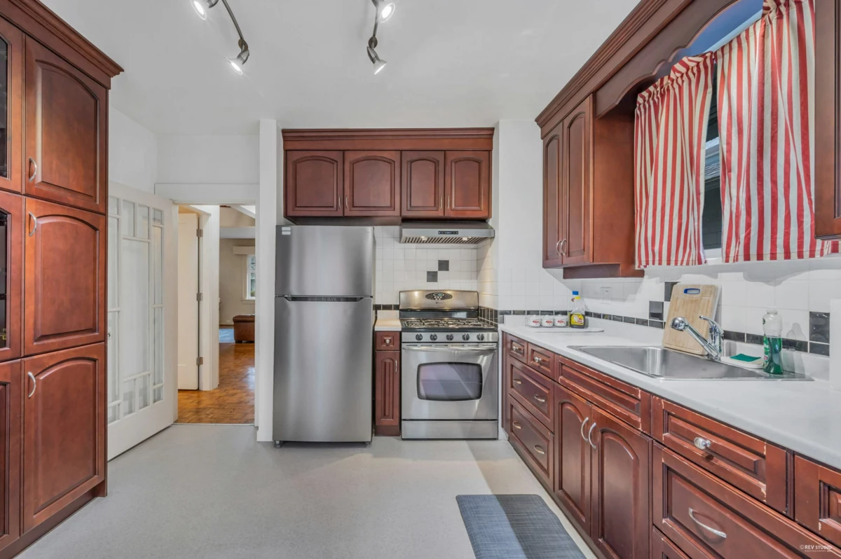 Walk-In Closet Photo of 3174 W 10th Avenue, Vancouver, BC