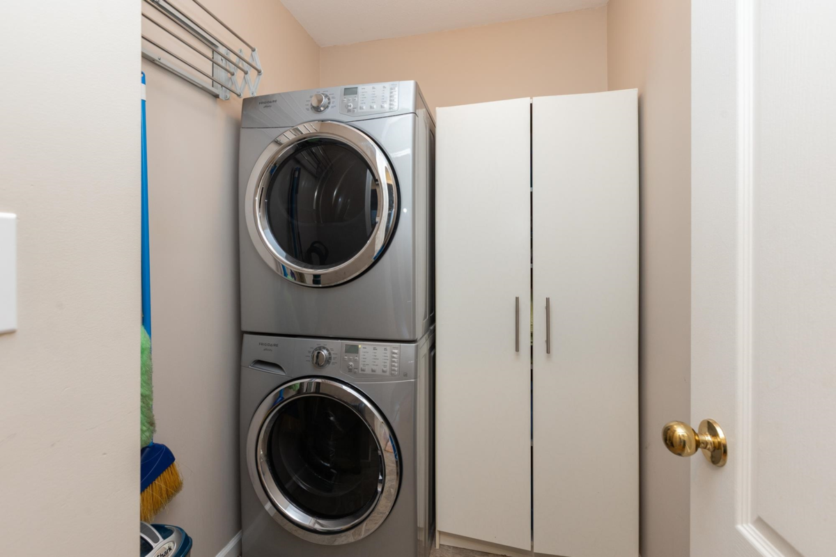 Front Yard Photo of 4 12945 17 Avenue, Surrey, BC