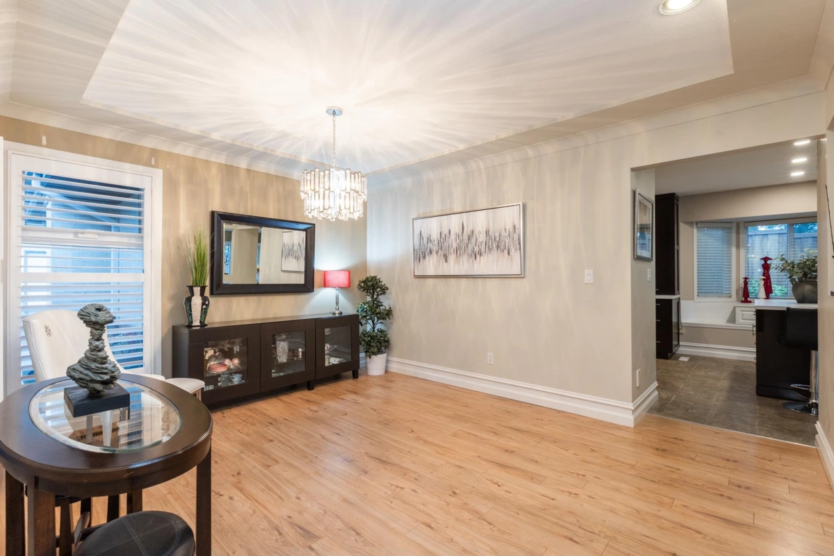 Kitchen Island Photo of 4 12945 17 Avenue, Surrey, BC