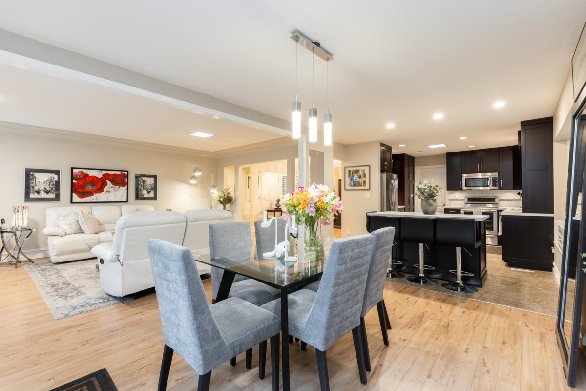 Walk-In Closet Photo of 4 12945 17 Avenue, Surrey, BC