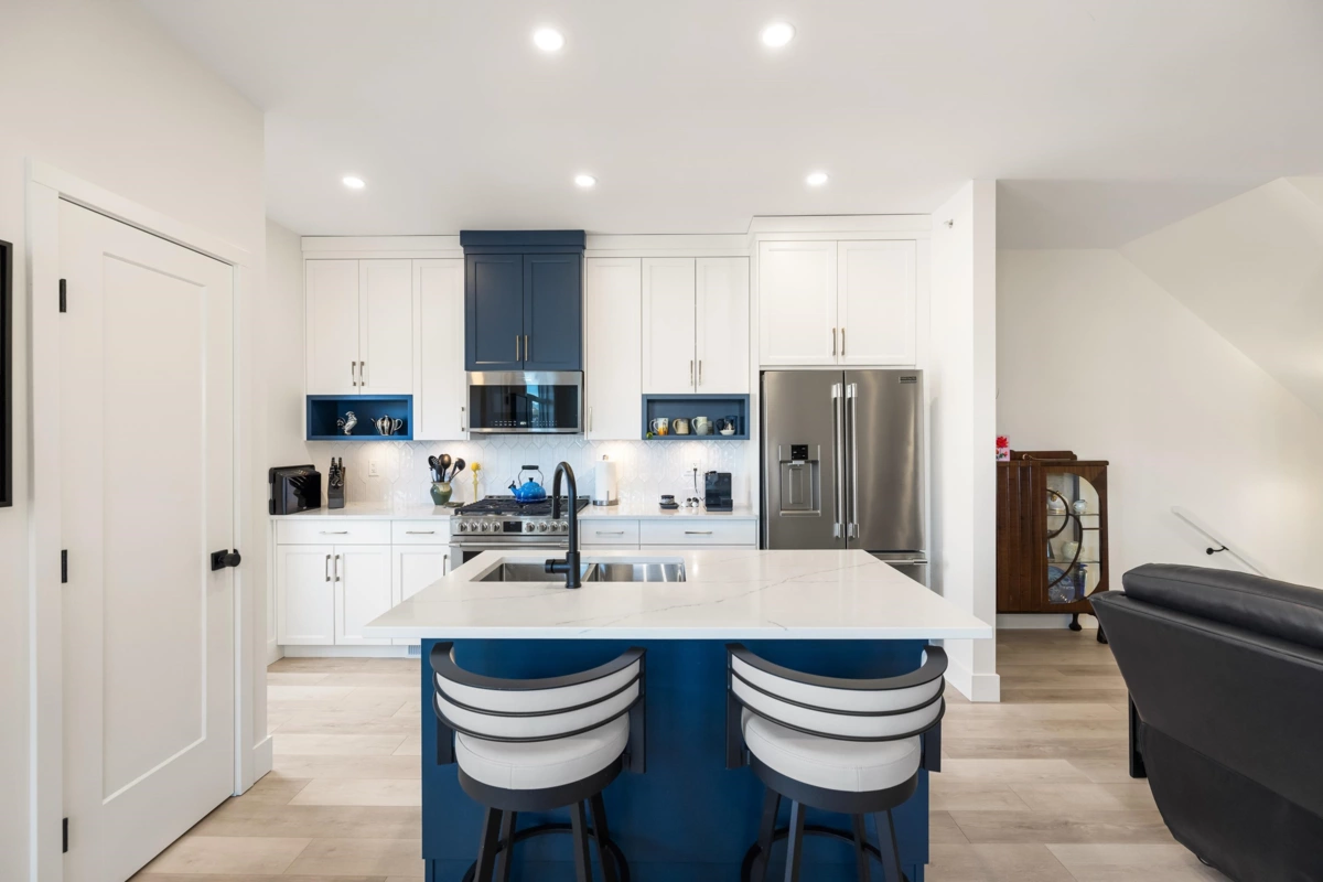 Breakfast Nook Photo of 15 43998 Chilliwack Mountain Road, Chilliwack, BC