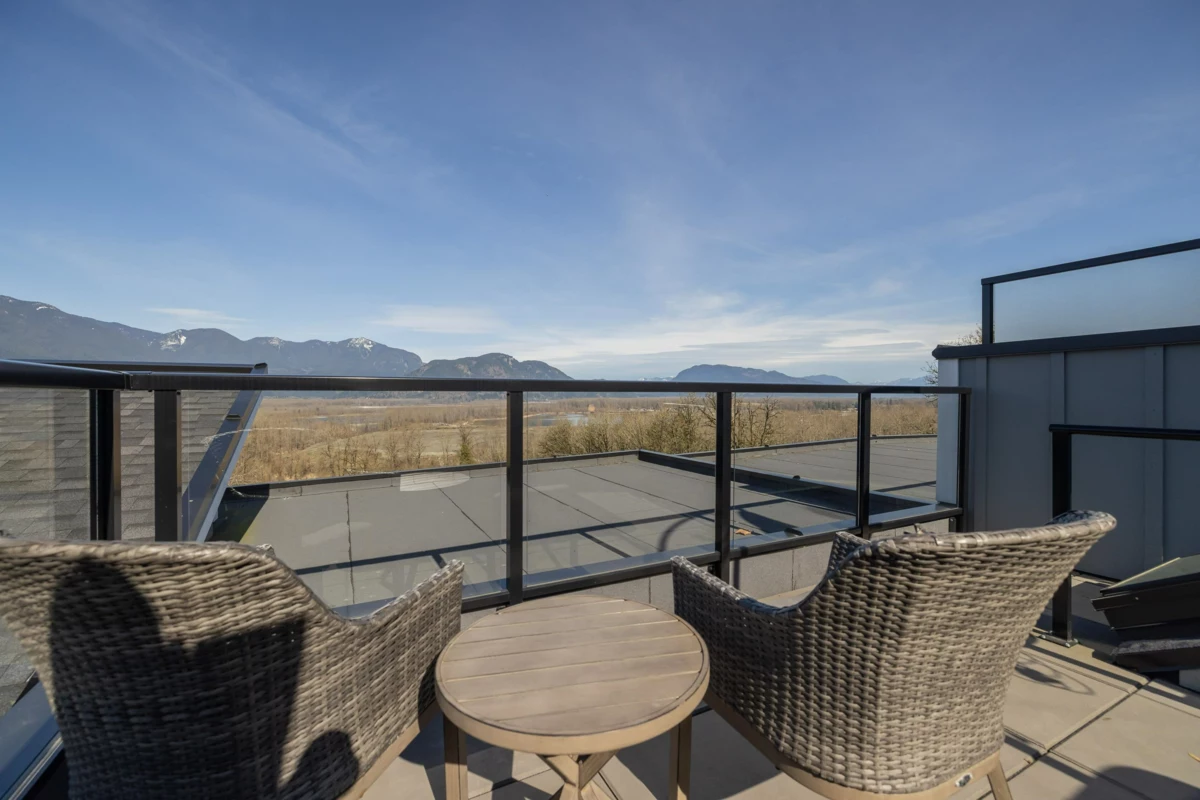 Front Yard Photo of 15 43998 Chilliwack Mountain Road, Chilliwack, BC