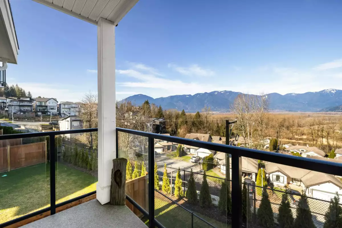 Hallway Photo of 15 43998 Chilliwack Mountain Road, Chilliwack, BC
