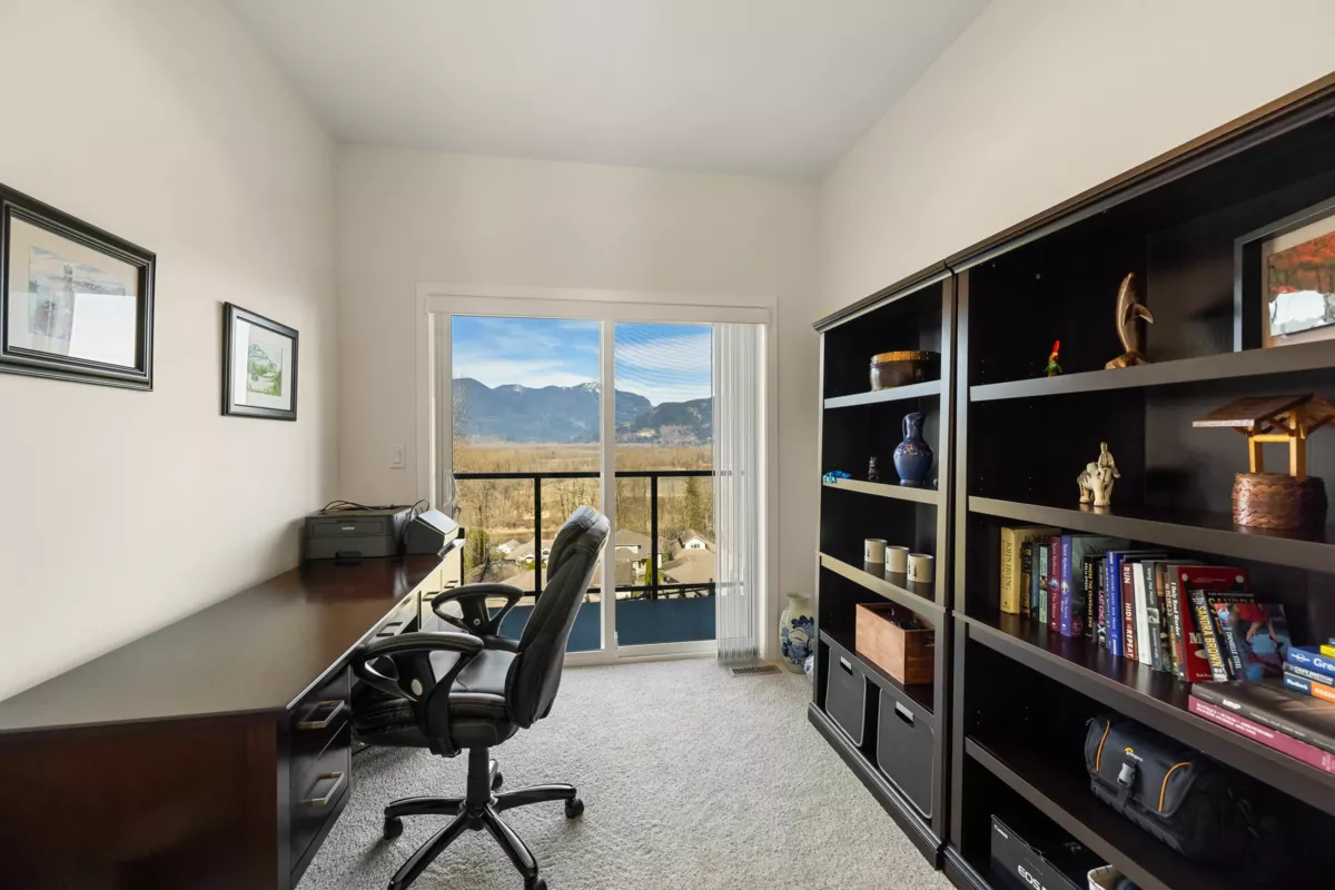 Laundry Room Photo of 15 43998 Chilliwack Mountain Road, Chilliwack, BC