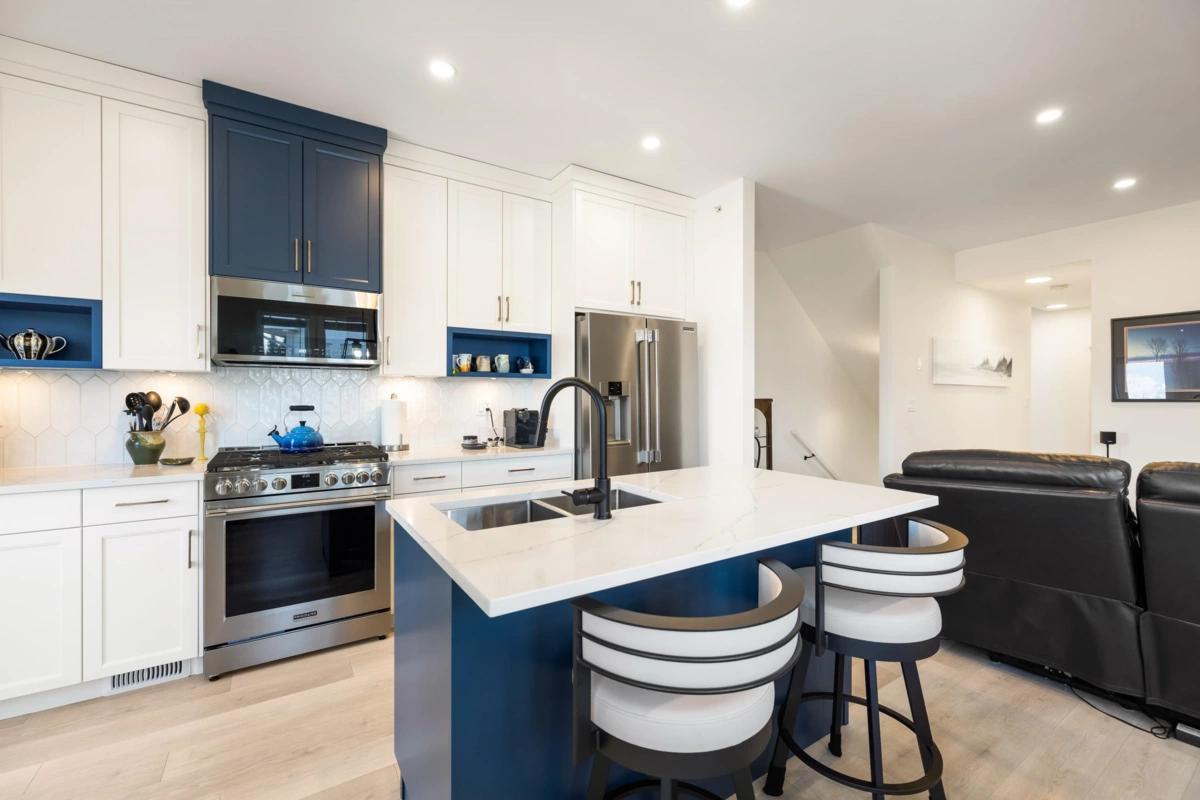 Primary Bedroom Photo of 15 43998 Chilliwack Mountain Road, Chilliwack, BC