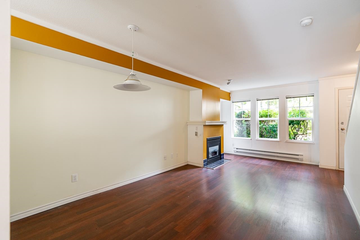 Bedroom 3 Photo of 4 7179 18th Avenue, Burnaby, BC