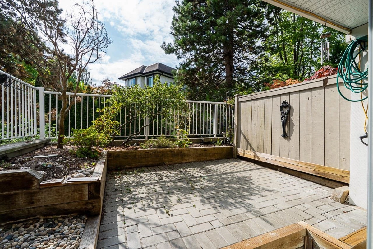 Exterior Rear Photo of 4 7179 18th Avenue, Burnaby, BC