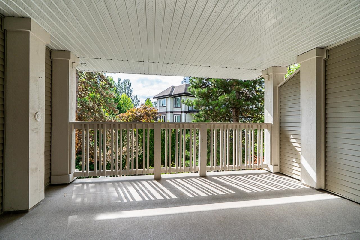 Family Room Photo of 4 7179 18th Avenue, Burnaby, BC