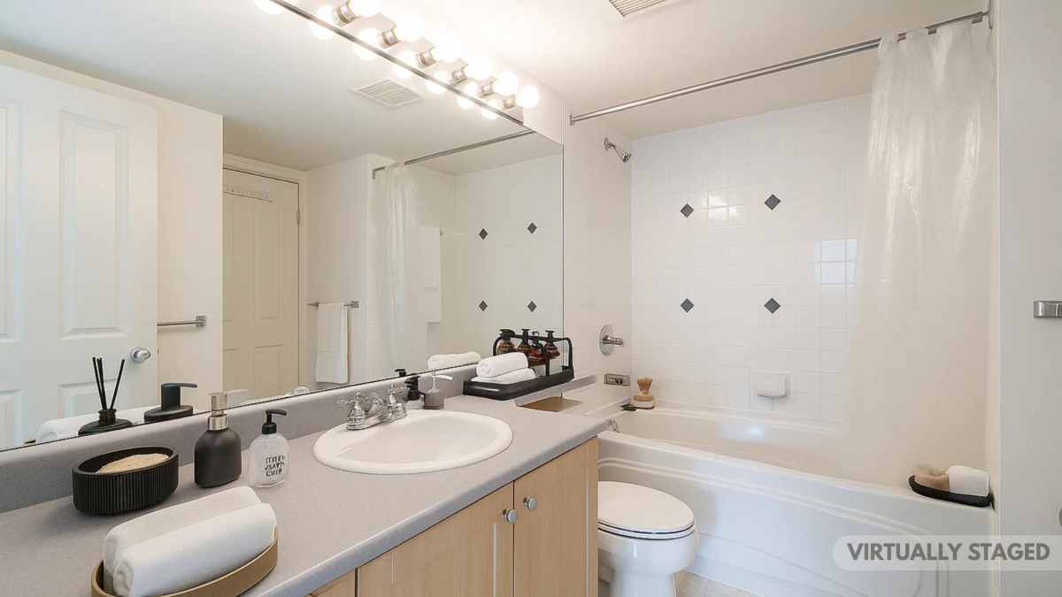 Hot Tub / Spa Photo of 4 7179 18th Avenue, Burnaby, BC