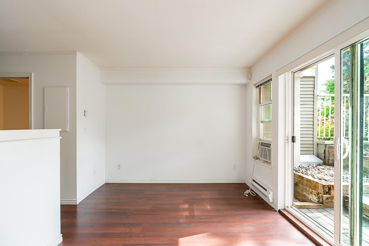 Laundry Room Photo of 4 7179 18th Avenue, Burnaby, BC