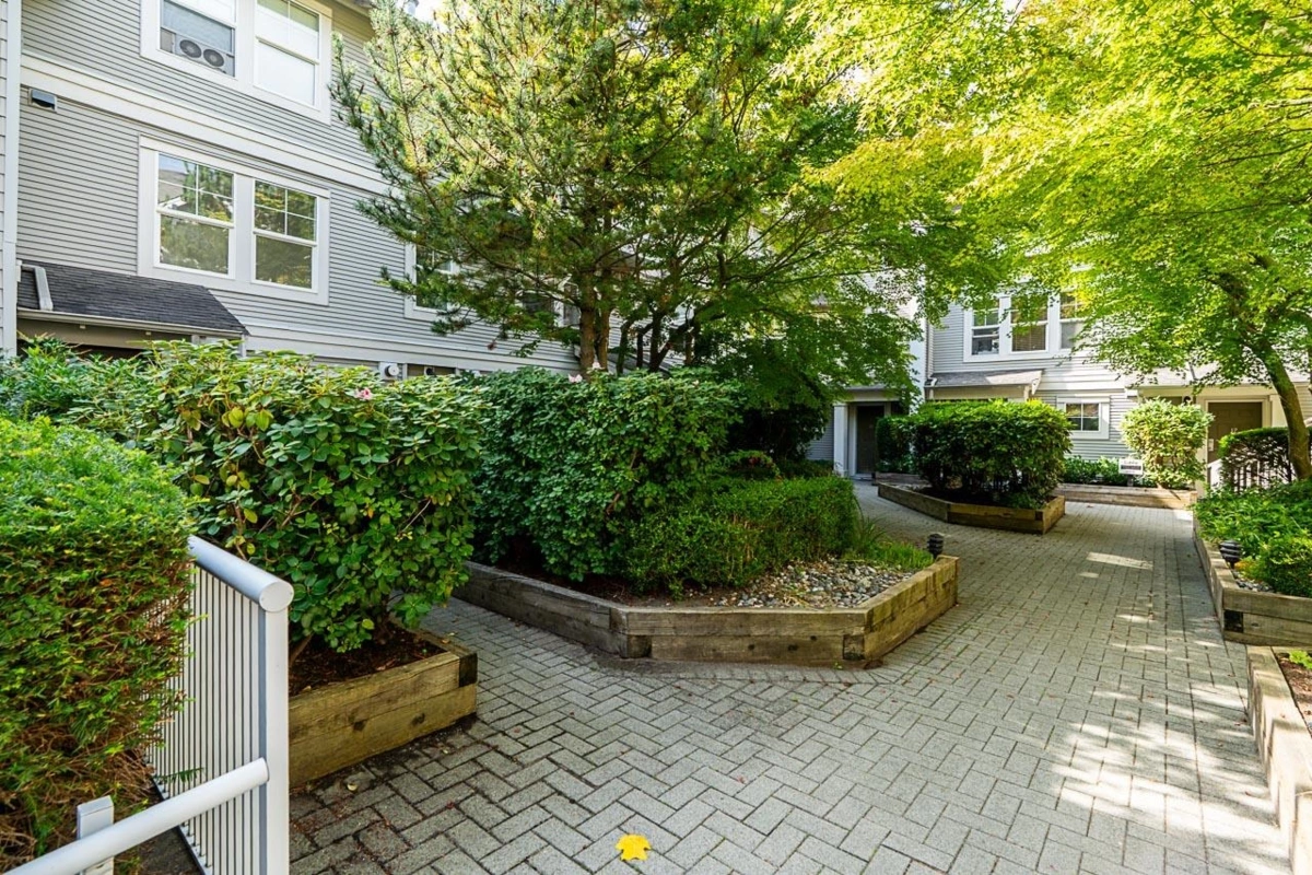 Pantry Photo of 4 7179 18th Avenue, Burnaby, BC