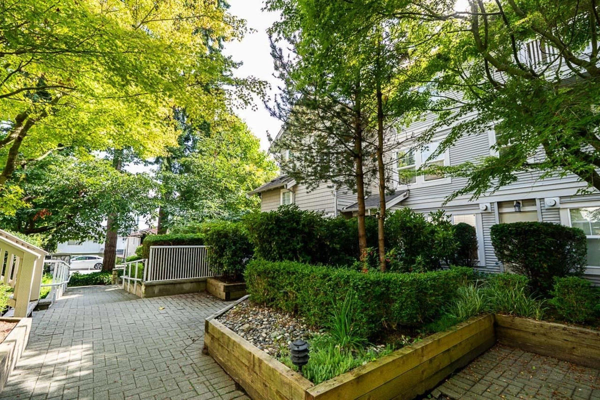 Primary Bedroom Photo of 4 7179 18th Avenue, Burnaby, BC