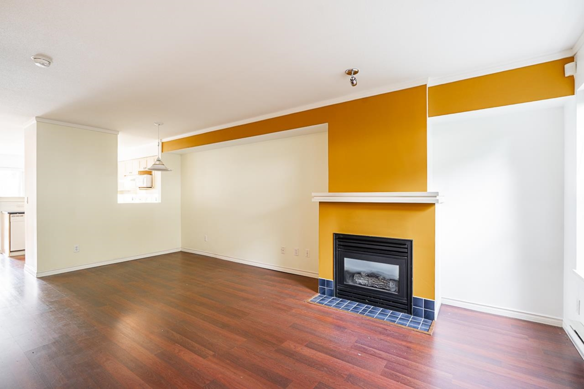 Walk-In Closet Photo of 4 7179 18th Avenue, Burnaby, BC